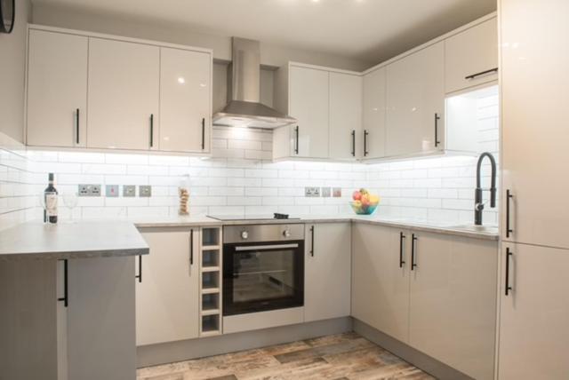 Finchley Contemporary 2 Bed Apartment + Parking 亨顿 外观 照片