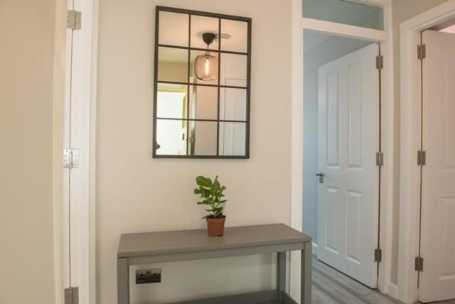 Finchley Contemporary 2 Bed Apartment + Parking 亨顿 外观 照片