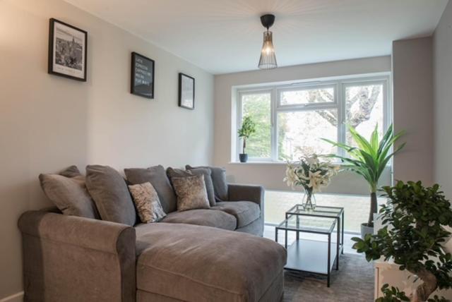 Finchley Contemporary 2 Bed Apartment + Parking 亨顿 外观 照片