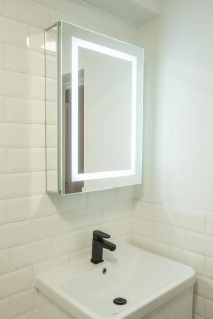 Finchley Contemporary 2 Bed Apartment + Parking 亨顿 外观 照片